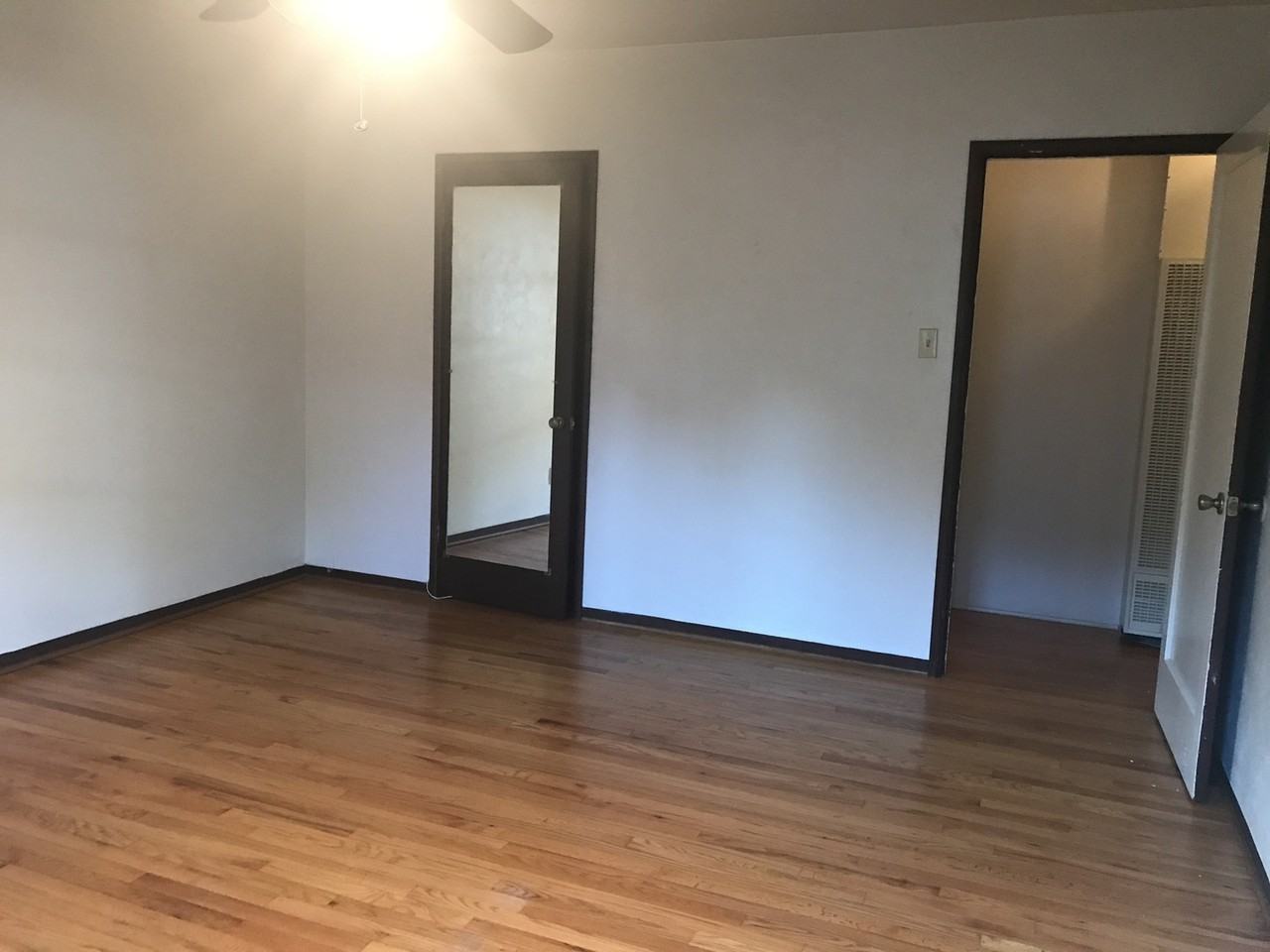 536 536 & 536 1/2 COLLEGE AVE - Photo 7 of 19
