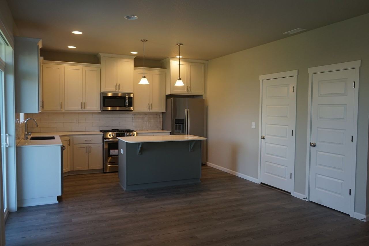 12018 Ne 109th St #A - Photo 5 of 19