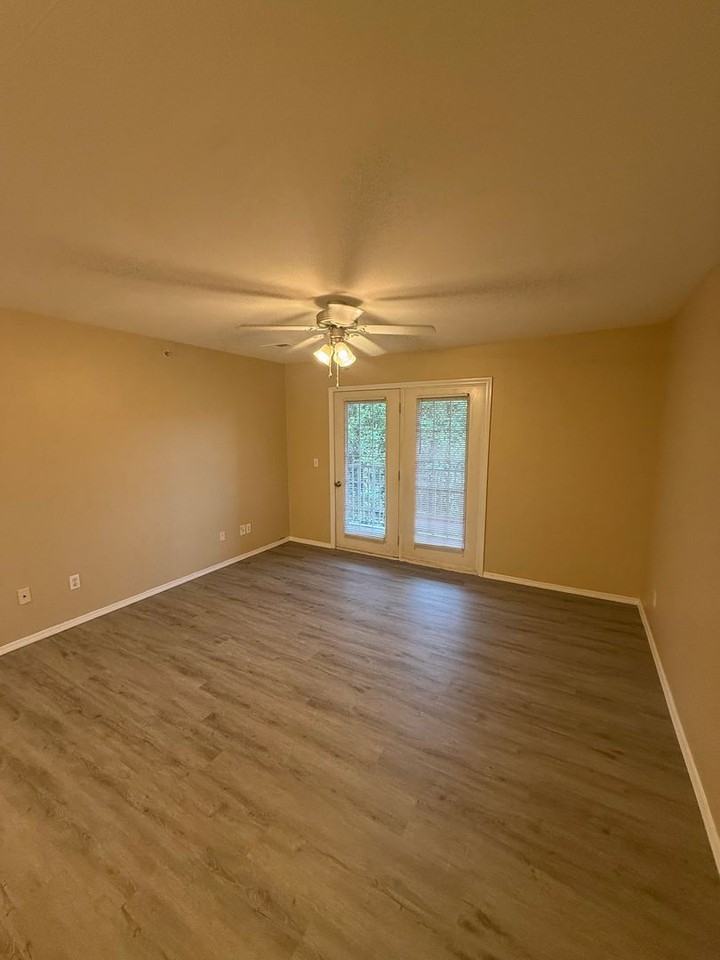 1040 S Clifton Ave #B - Photo 2 of 16