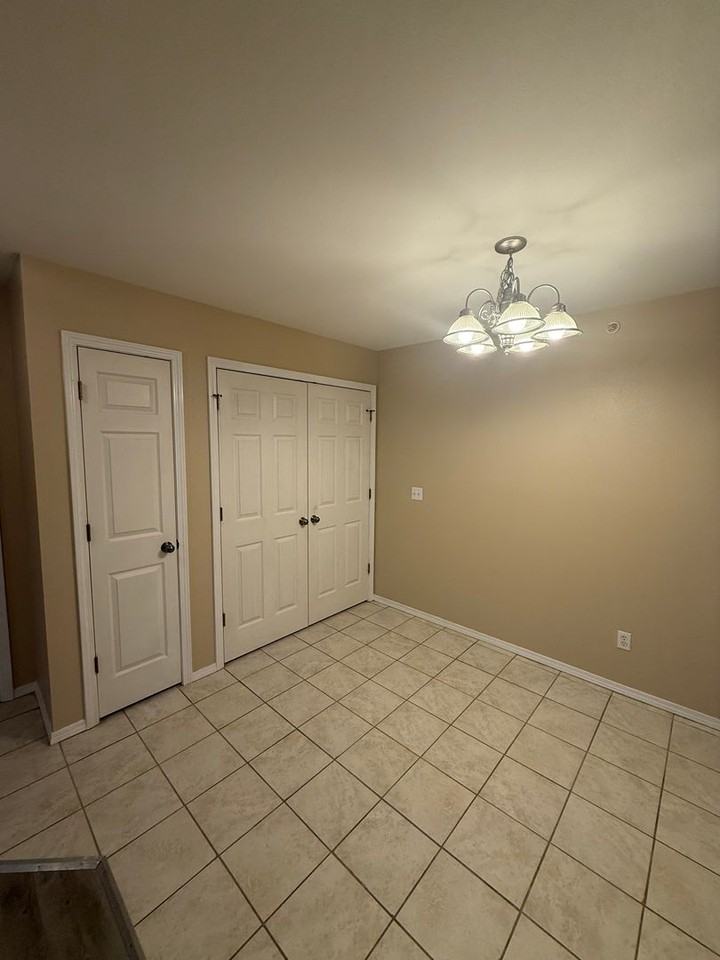 1040 S Clifton Ave #B - Photo 4 of 16