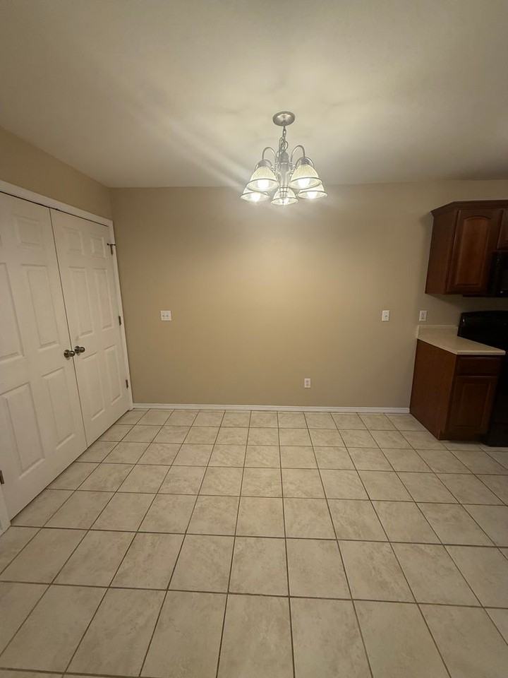 1040 S Clifton Ave #B - Photo 5 of 16