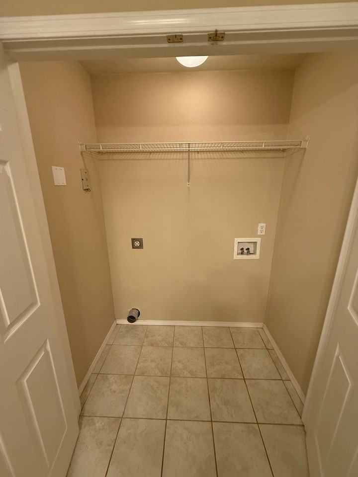 1040 S Clifton Ave #B - Photo 7 of 16