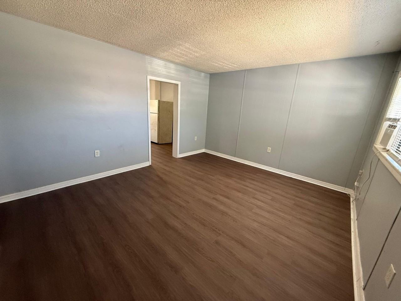 1405 Lotela Ave - Photo 3 of 5