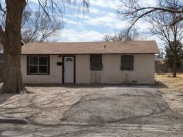 featured image of 719 W 16th St