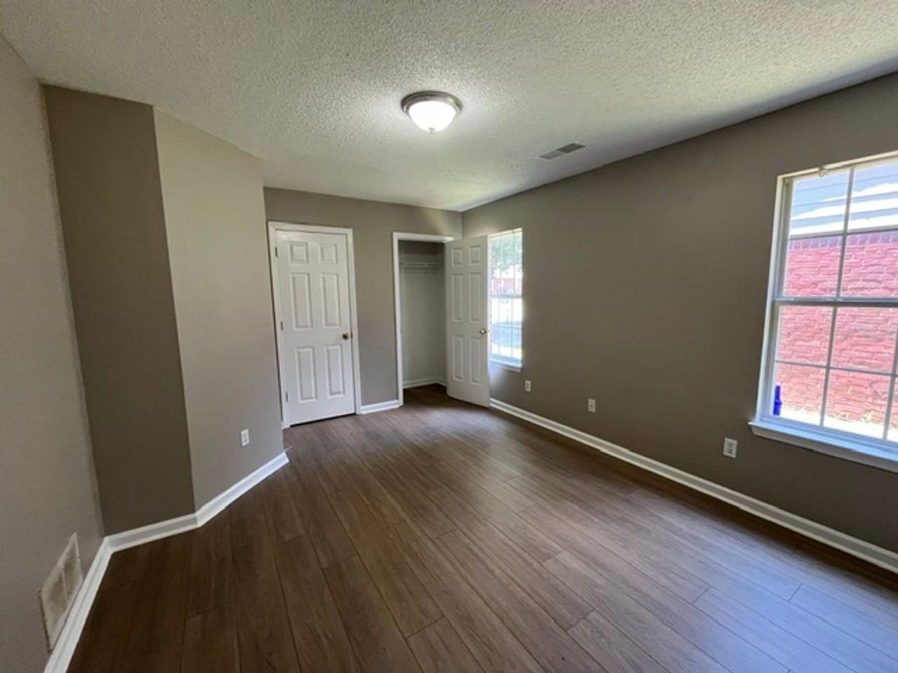 1608 Joy Blvd - Photo 3 of 11