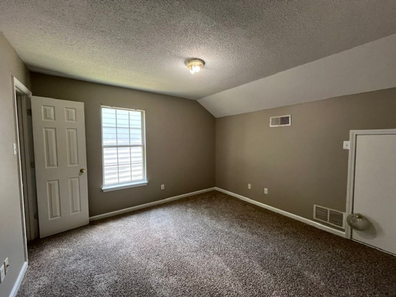 1608 Joy Blvd - Photo 6 of 11