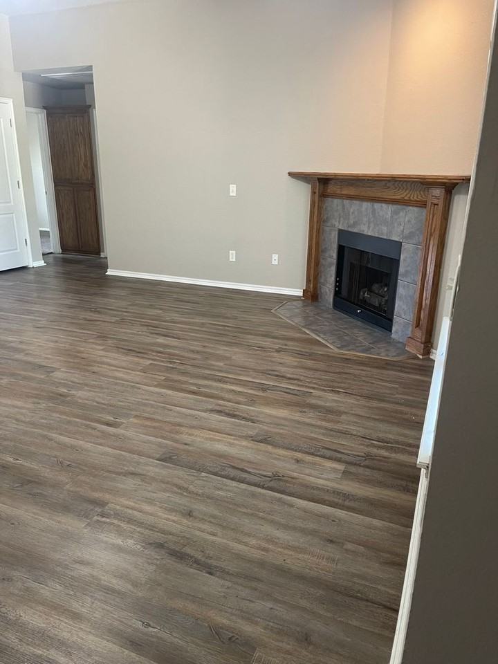1118 Barbary Dr - Photo 2 of 8