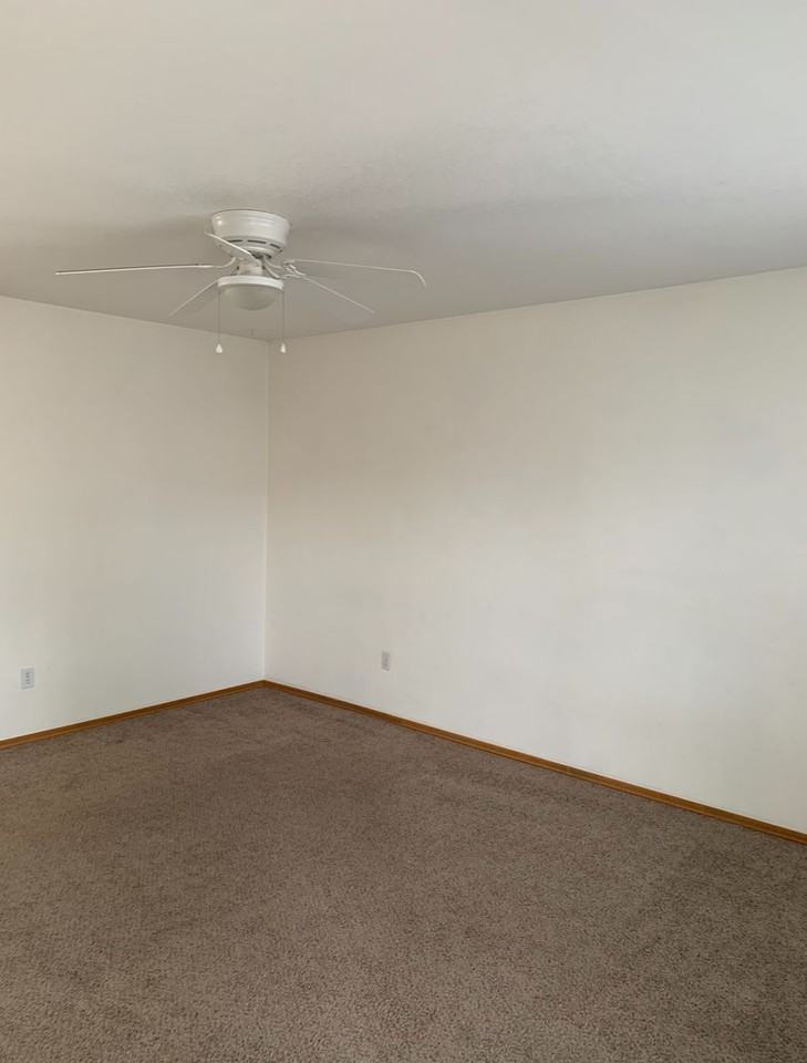 4040 Challenger Dr - Photo 4 of 16