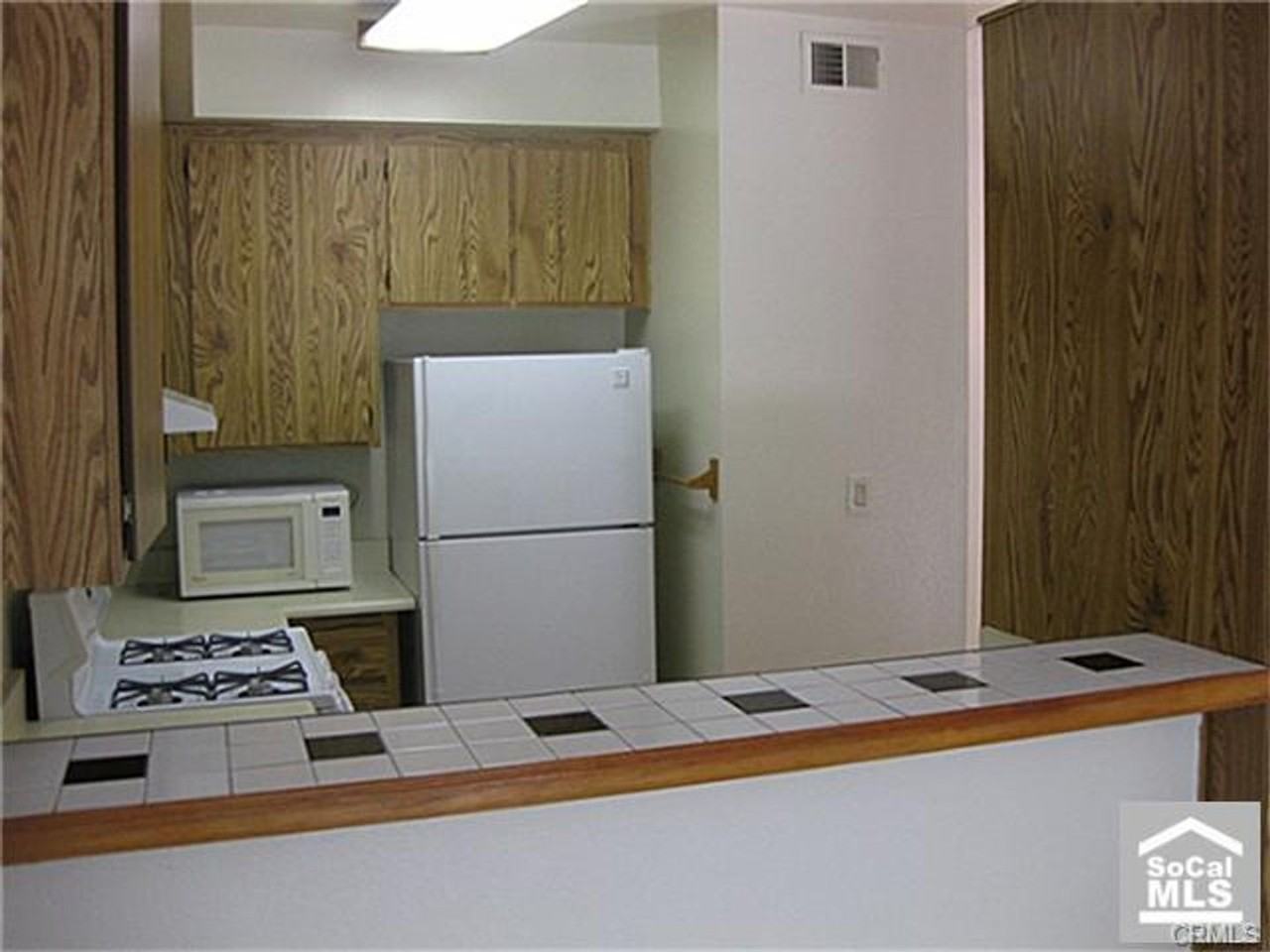 10530 Lakeside Dr N - Photo 6 of 7