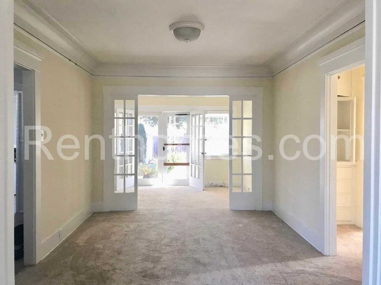3311 Dale St - Photo 4 of 14