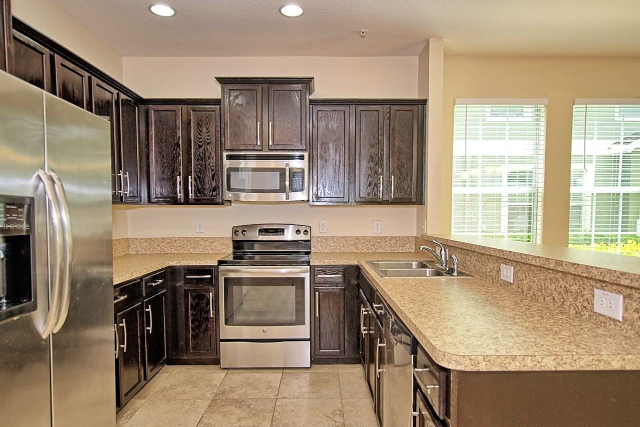 10243 Lake District Ln - Photo 5 of 18