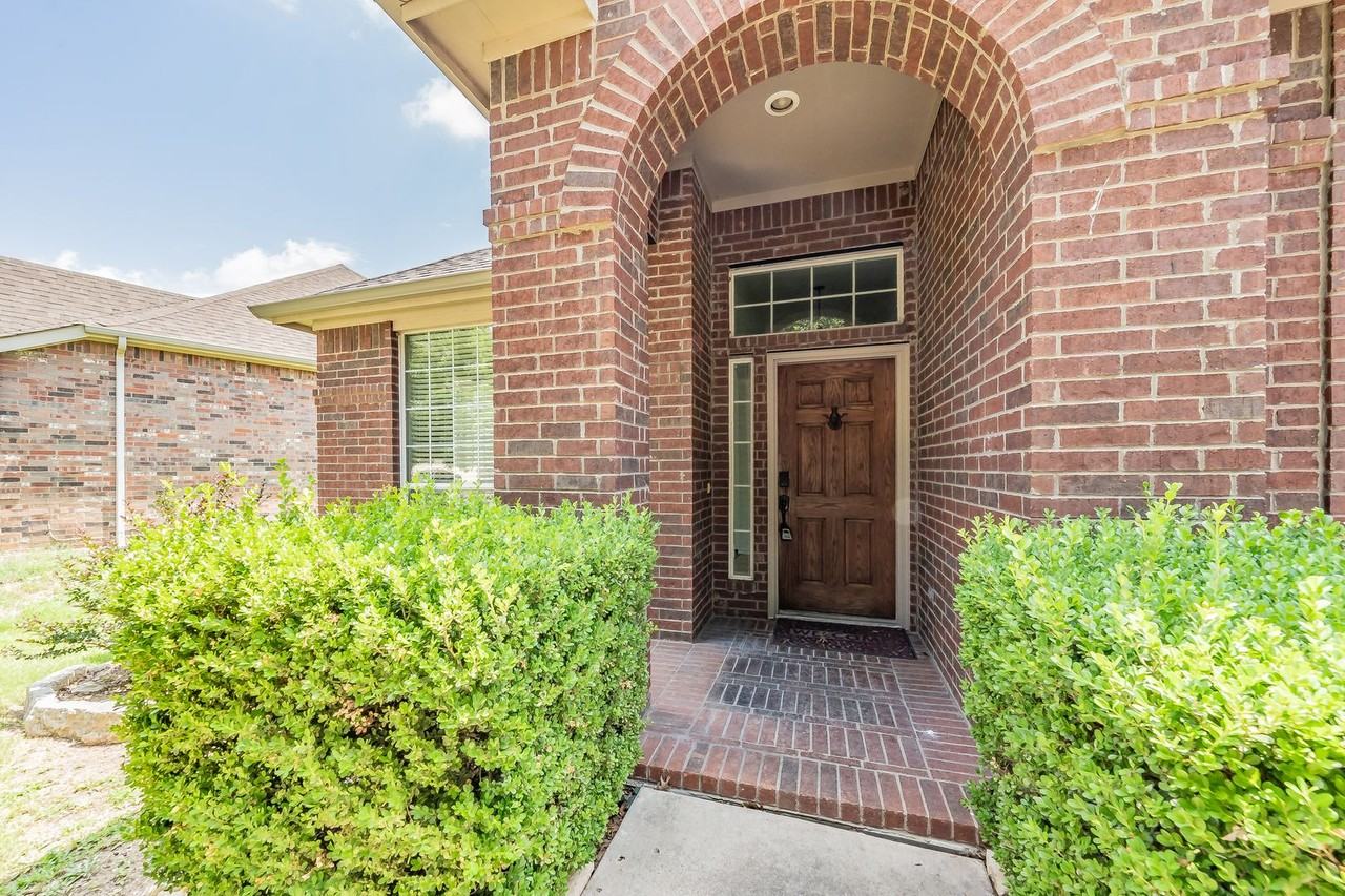 8648 Prairie Dawn Dr - Photo 2 of 40