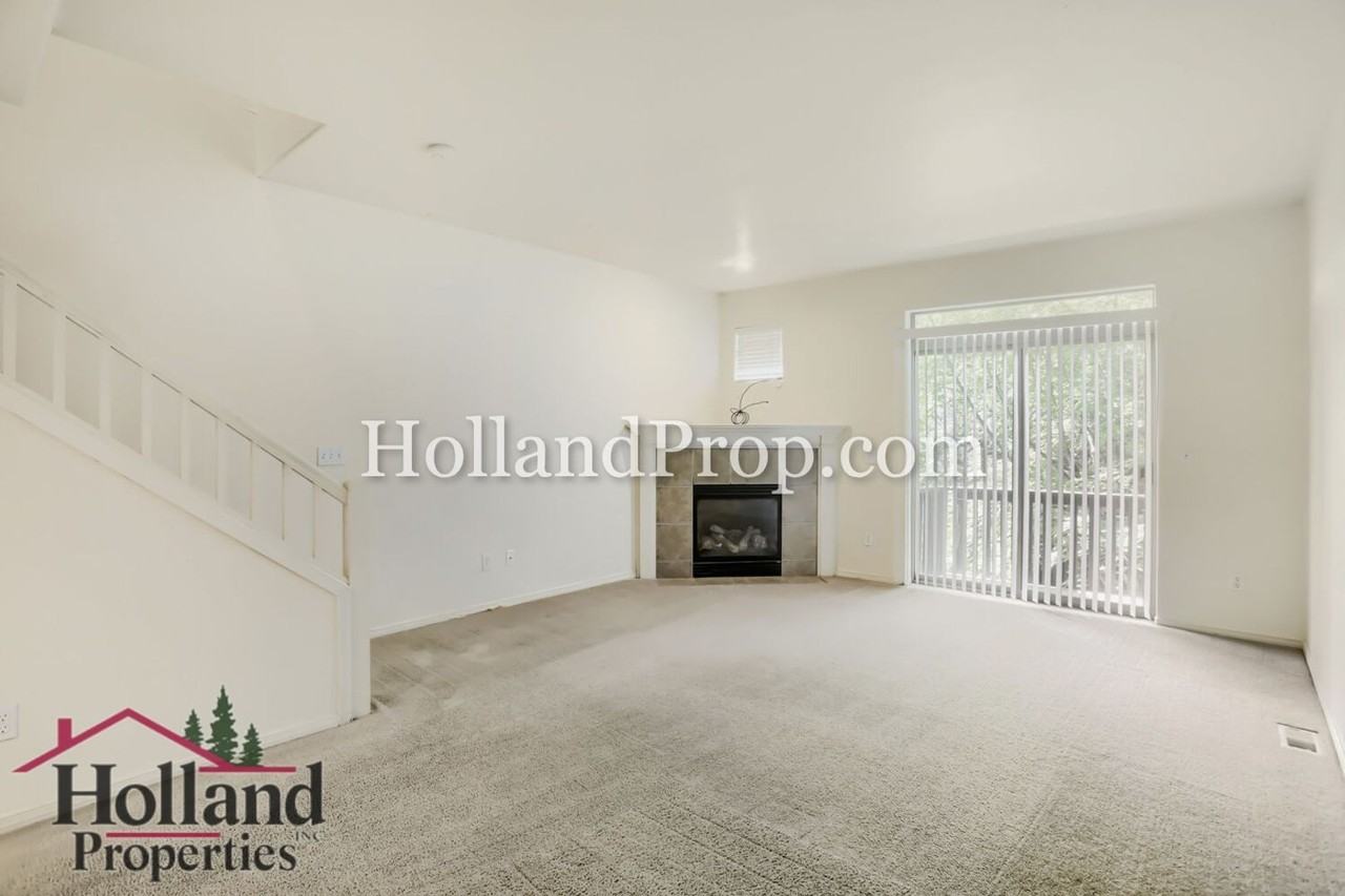 1556 Sw 175th Ave - Photo 3 of 18