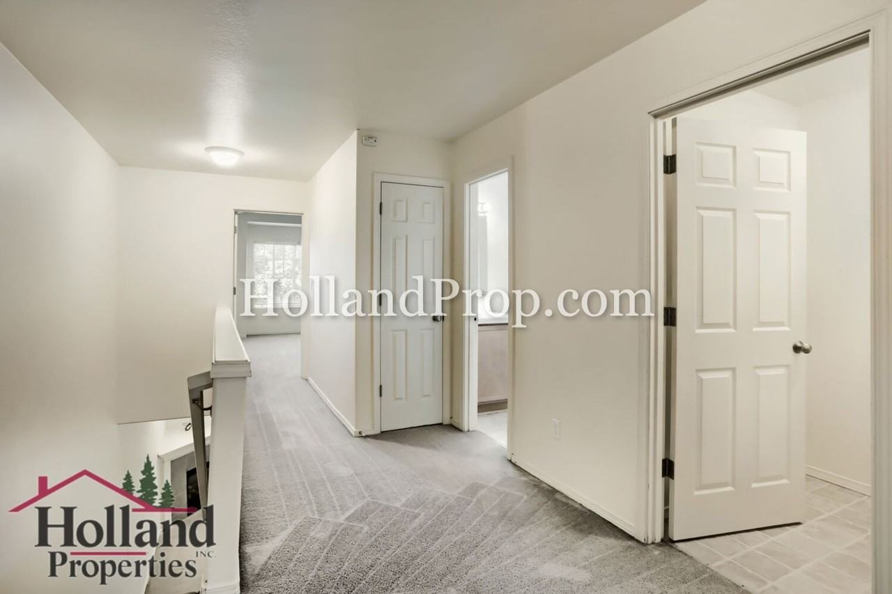 1556 Sw 175th Ave - Photo 5 of 18