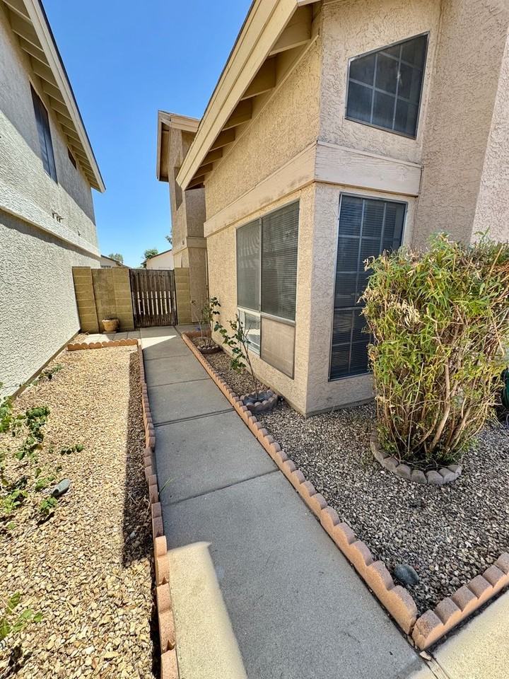 6319 W Townley Ave - Photo 3 of 33