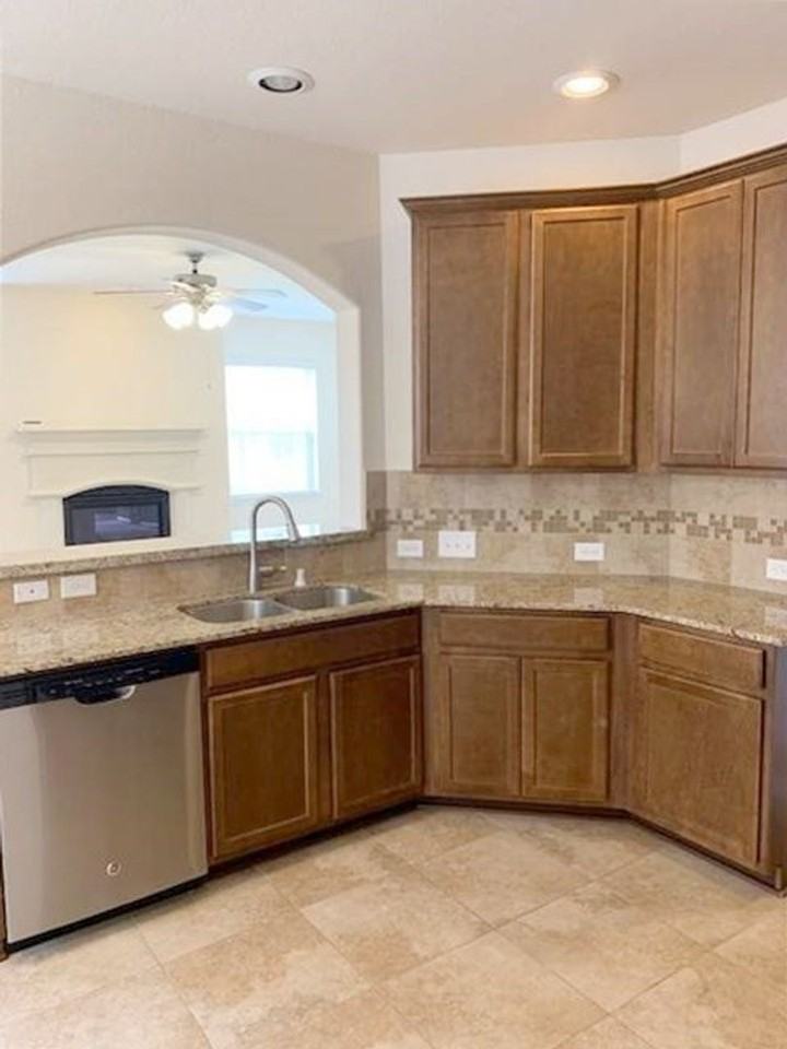 26931 Stonebury Heights Ln - Photo 3 of 24