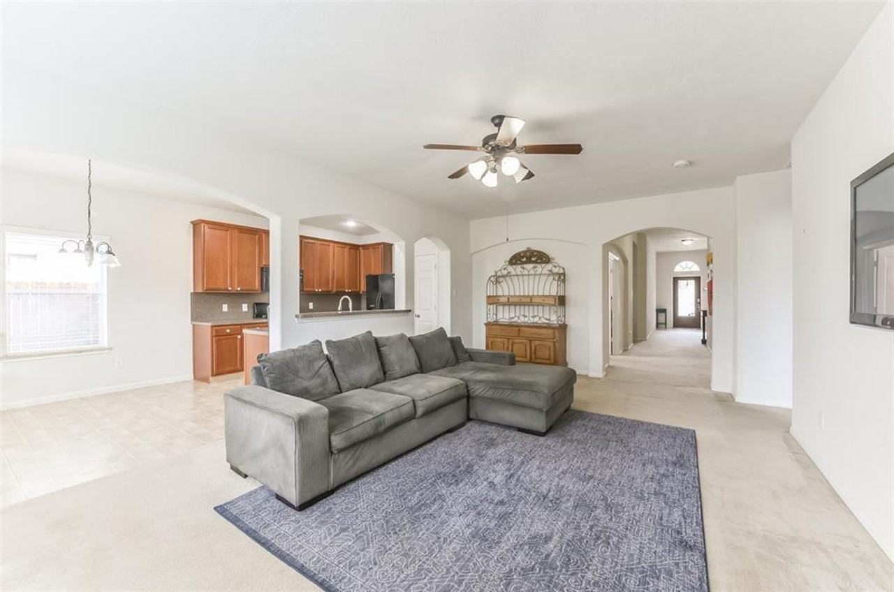 2503 Blue Reef Dr - Photo 5 of 17