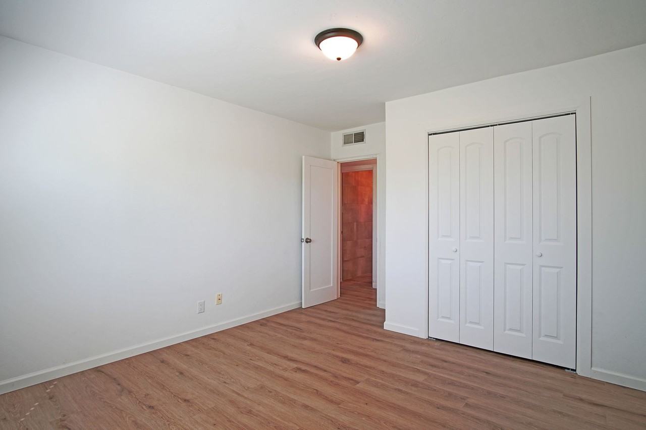7903 Indian School Rd Ne - Photo 4 of 28