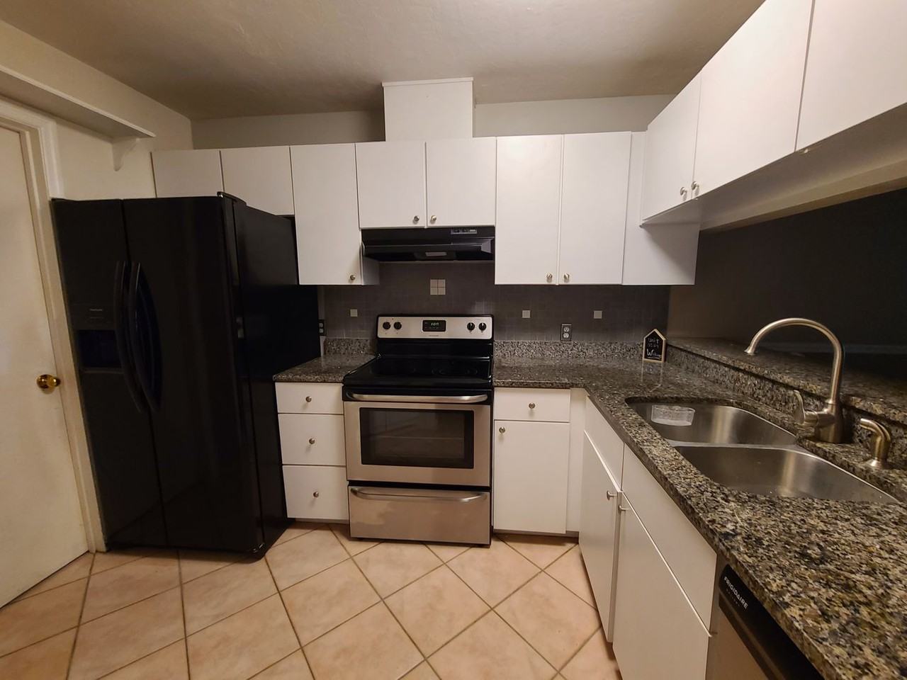 3524 Nw 37th Ave - Photo 4 of 36