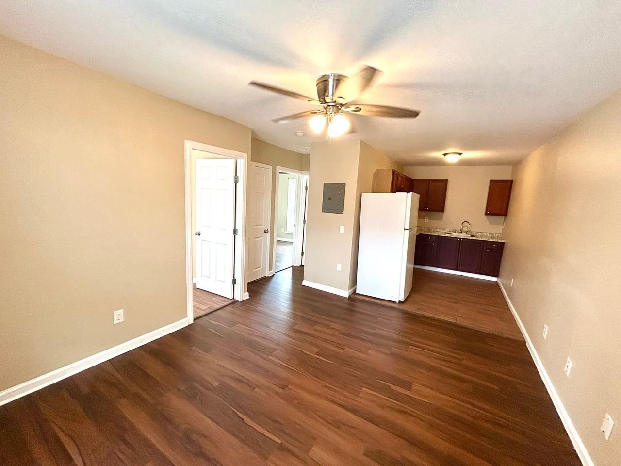 1222 Fenfield Ave #2 - Photo 3 of 16