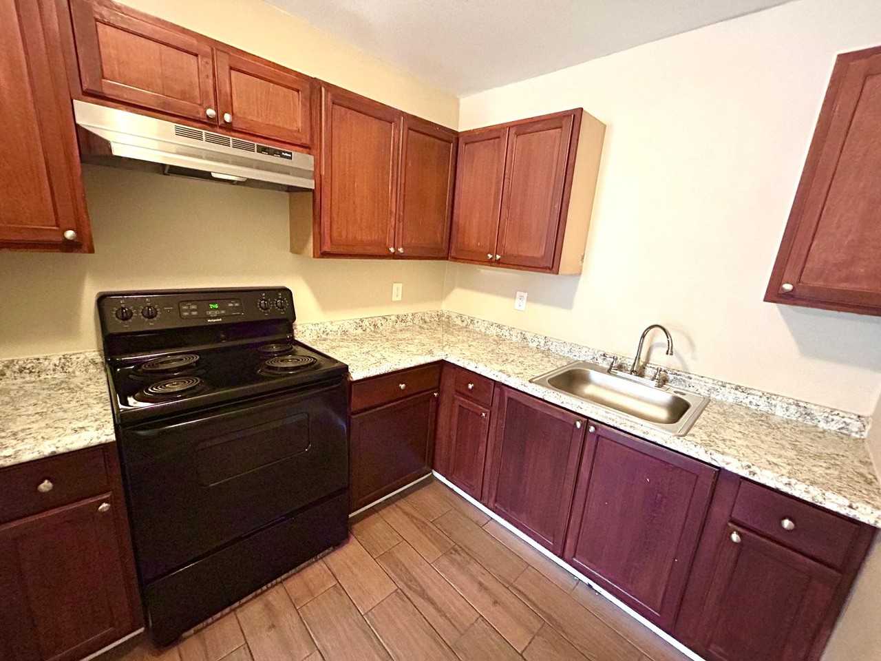 1222 Fenfield Ave #2 - Photo 5 of 16