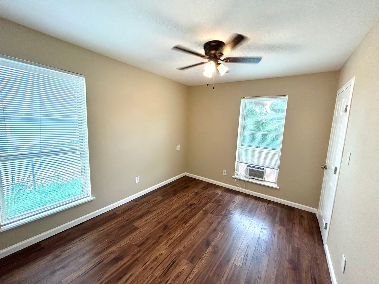 1222 Fenfield Ave #2 - Photo 7 of 16