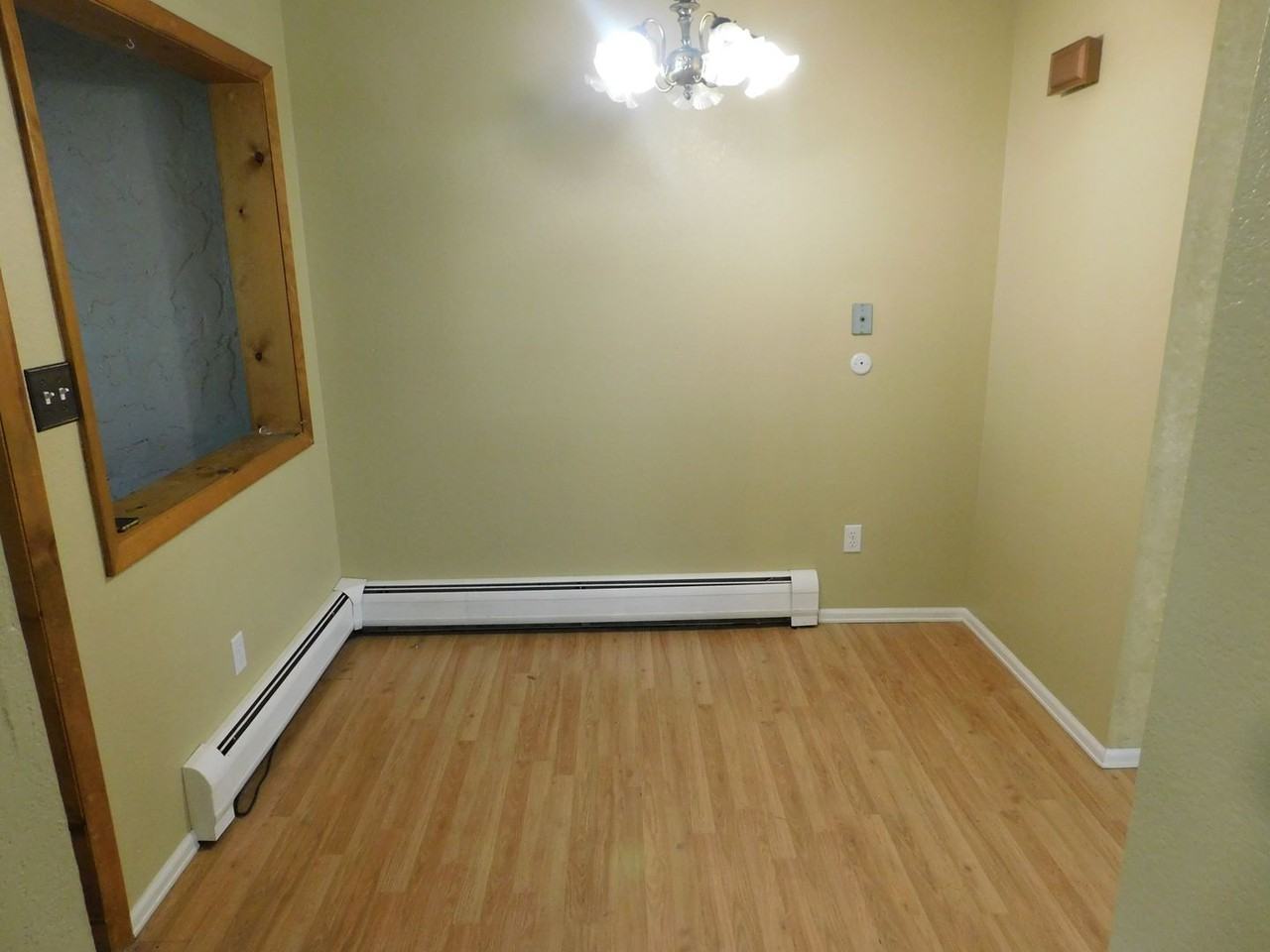 563 E Good Hope Cir #E - Photo 4 of 12