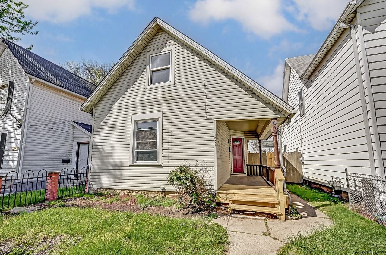 1257 Leonhard St - Photo 3 of 36