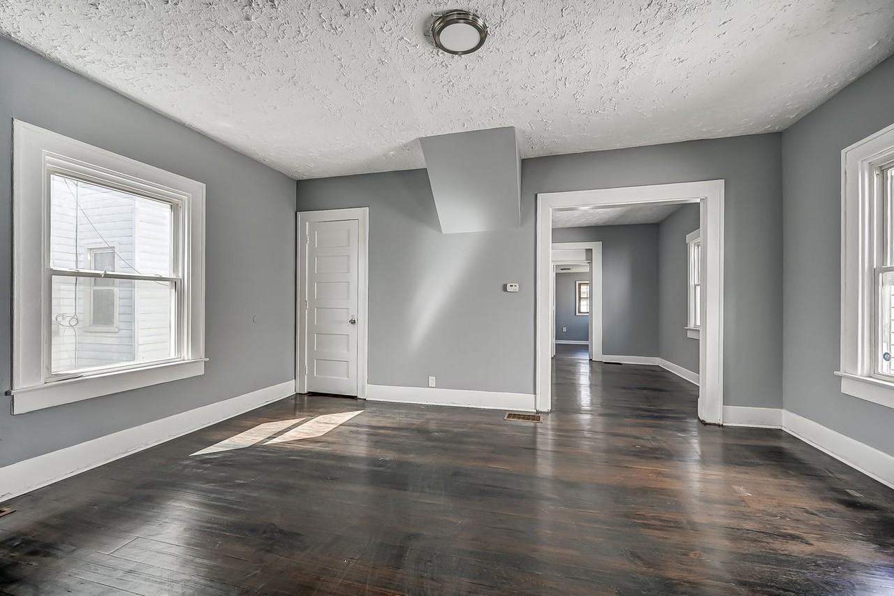 1257 Leonhard St - Photo 7 of 36