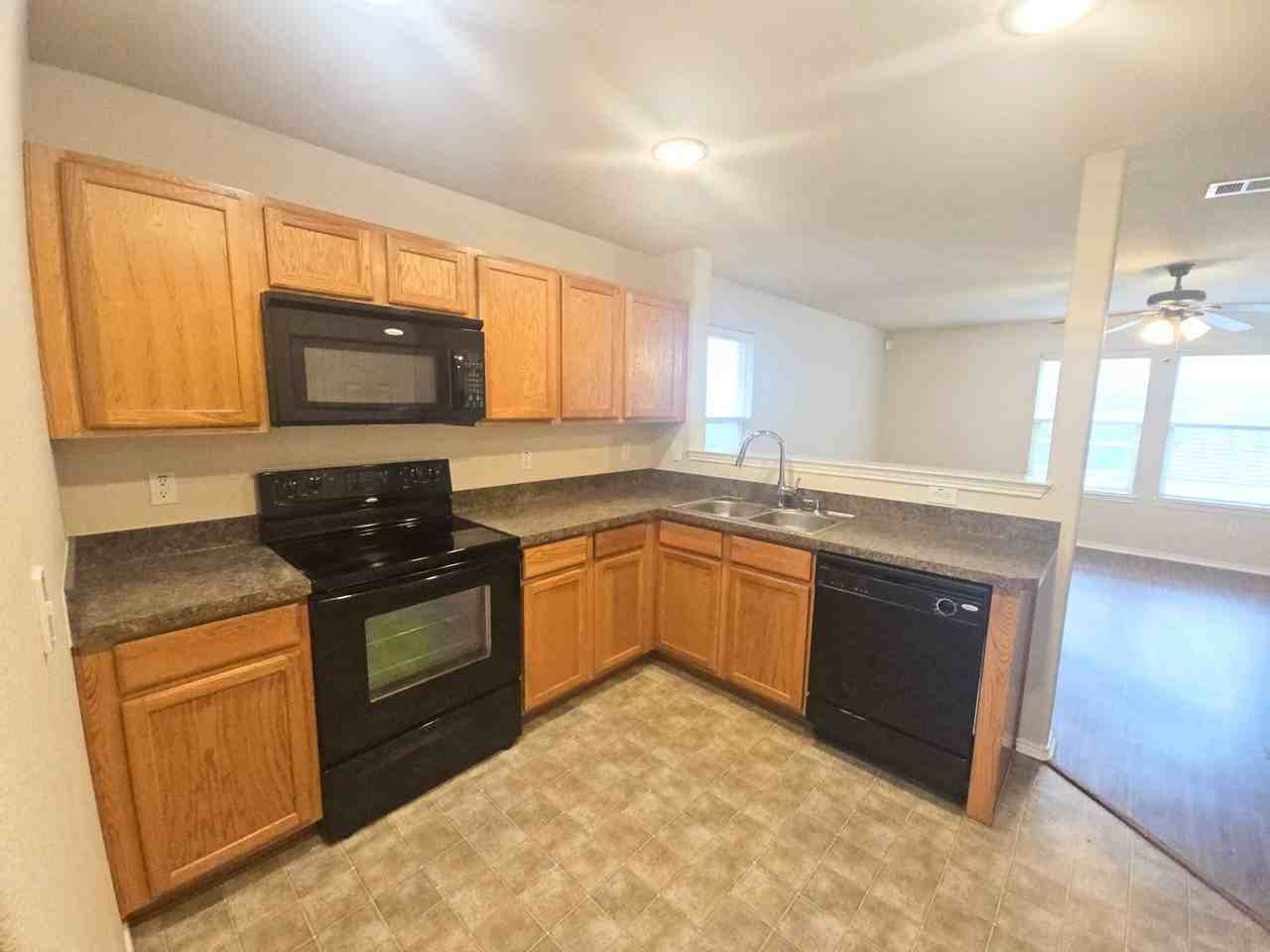 2404 Clairborne Dr - Photo 4 of 20