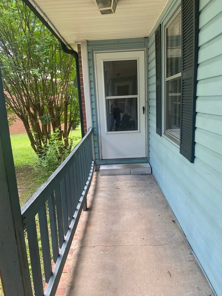 105 Fairhaven Ct - Photo 2 of 14