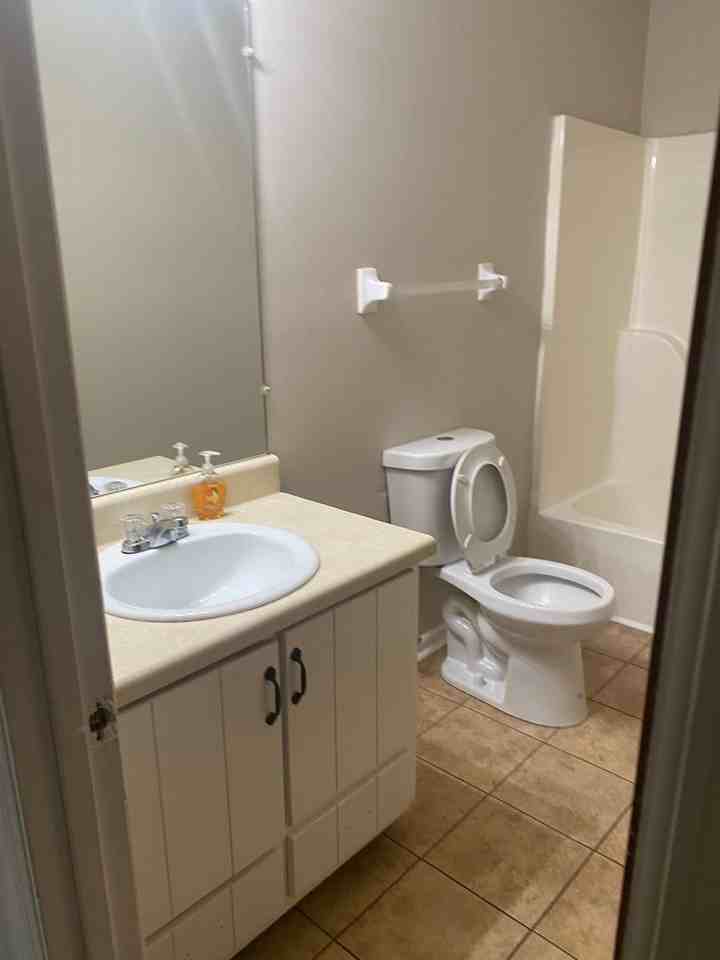 105 Fairhaven Ct - Photo 3 of 14