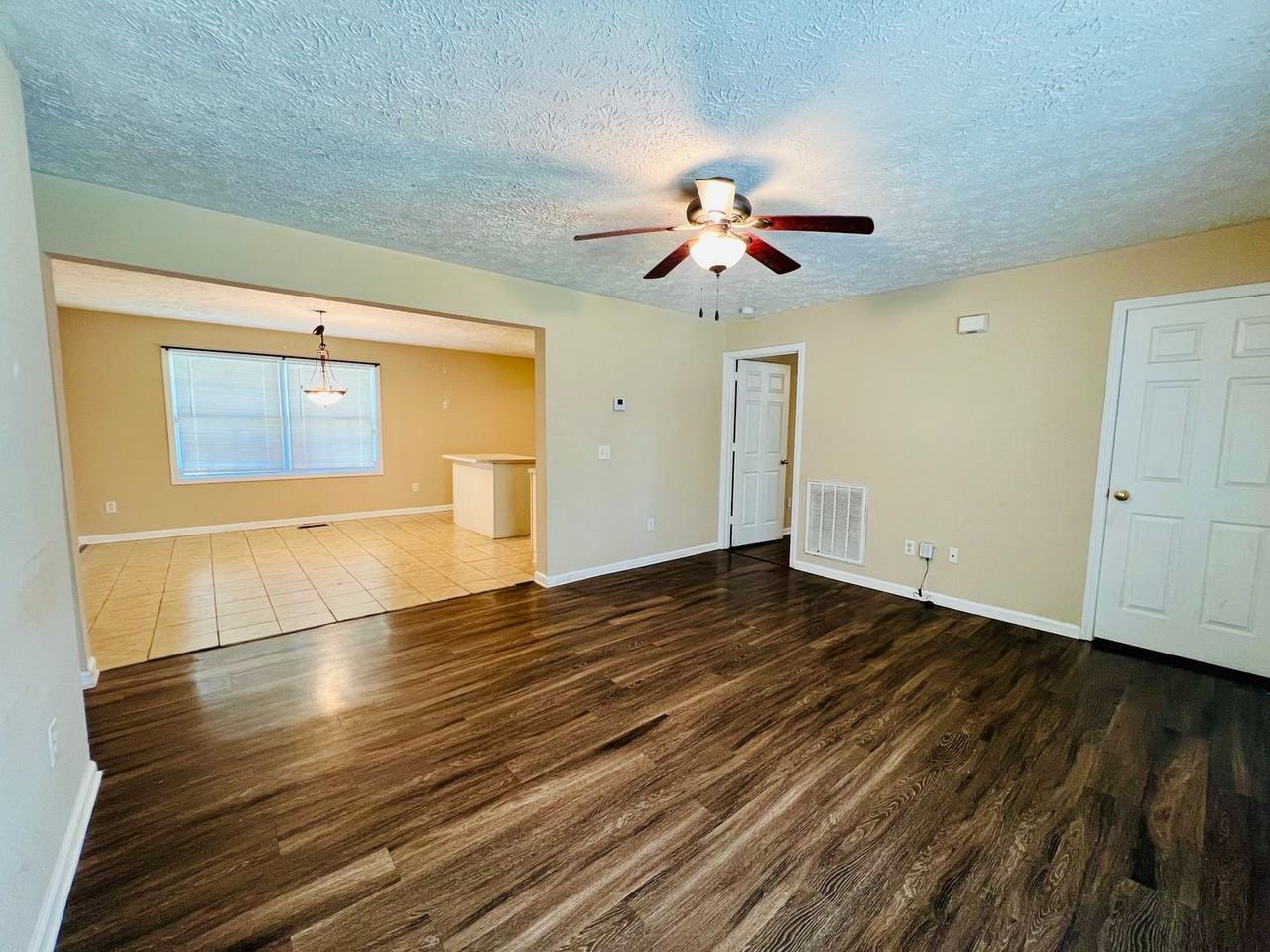 3314 Amay James Ave - Photo 2 of 12
