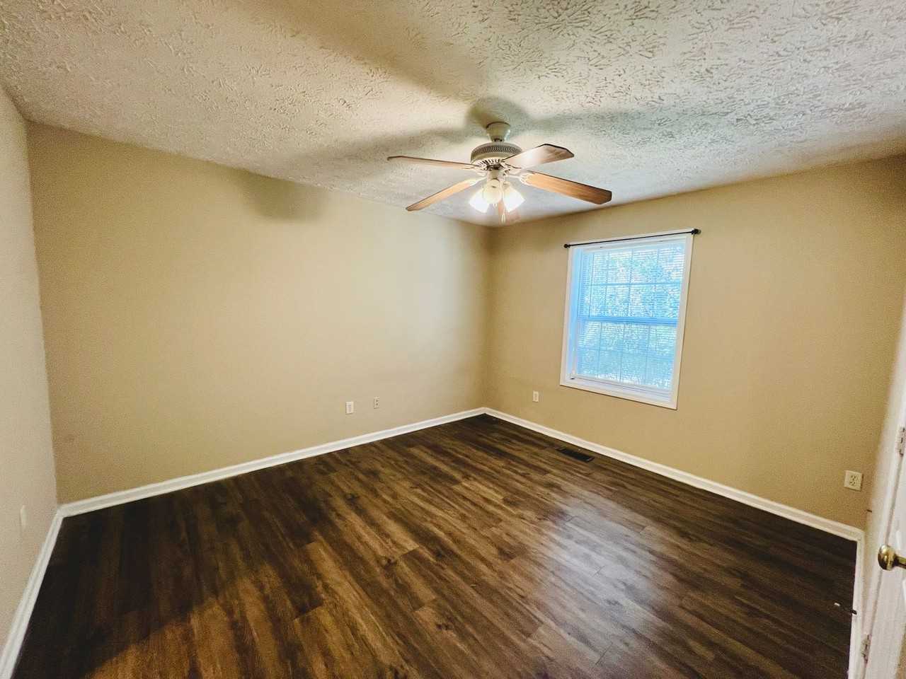 3314 Amay James Ave - Photo 5 of 12