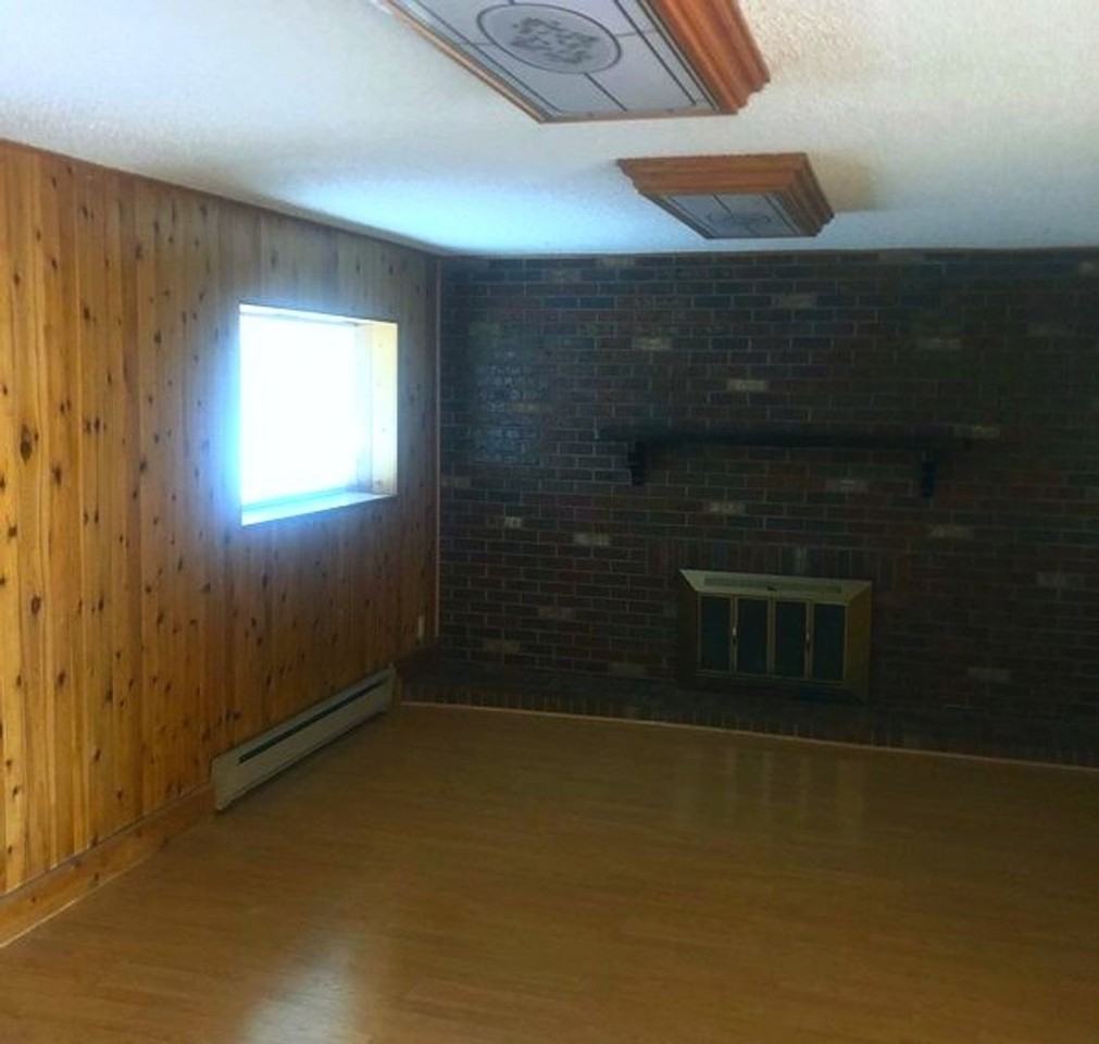 1333 Zeno St - Photo 3 of 10