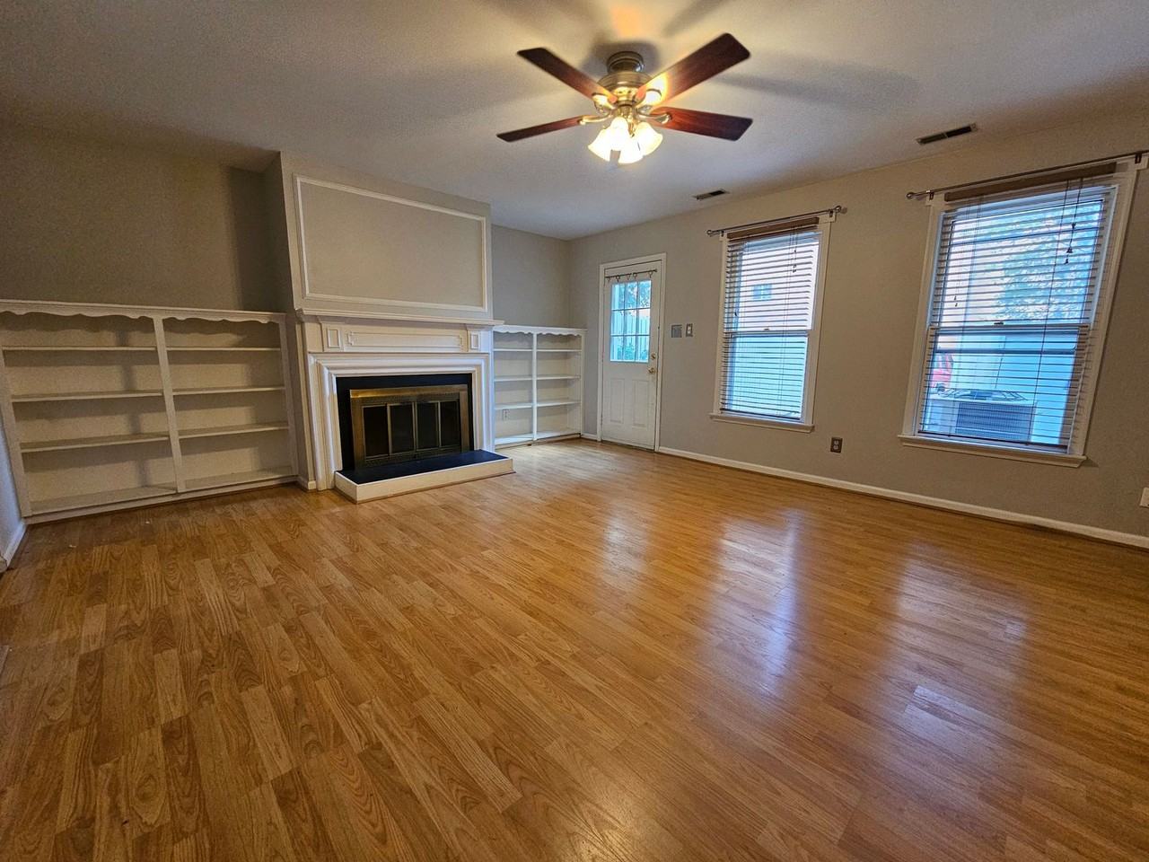 1019 Llewellyn Mews - Photo 4 of 23
