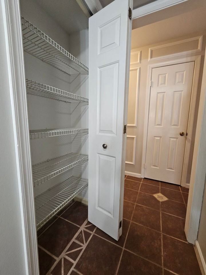 1019 Llewellyn Mews - Photo 7 of 23