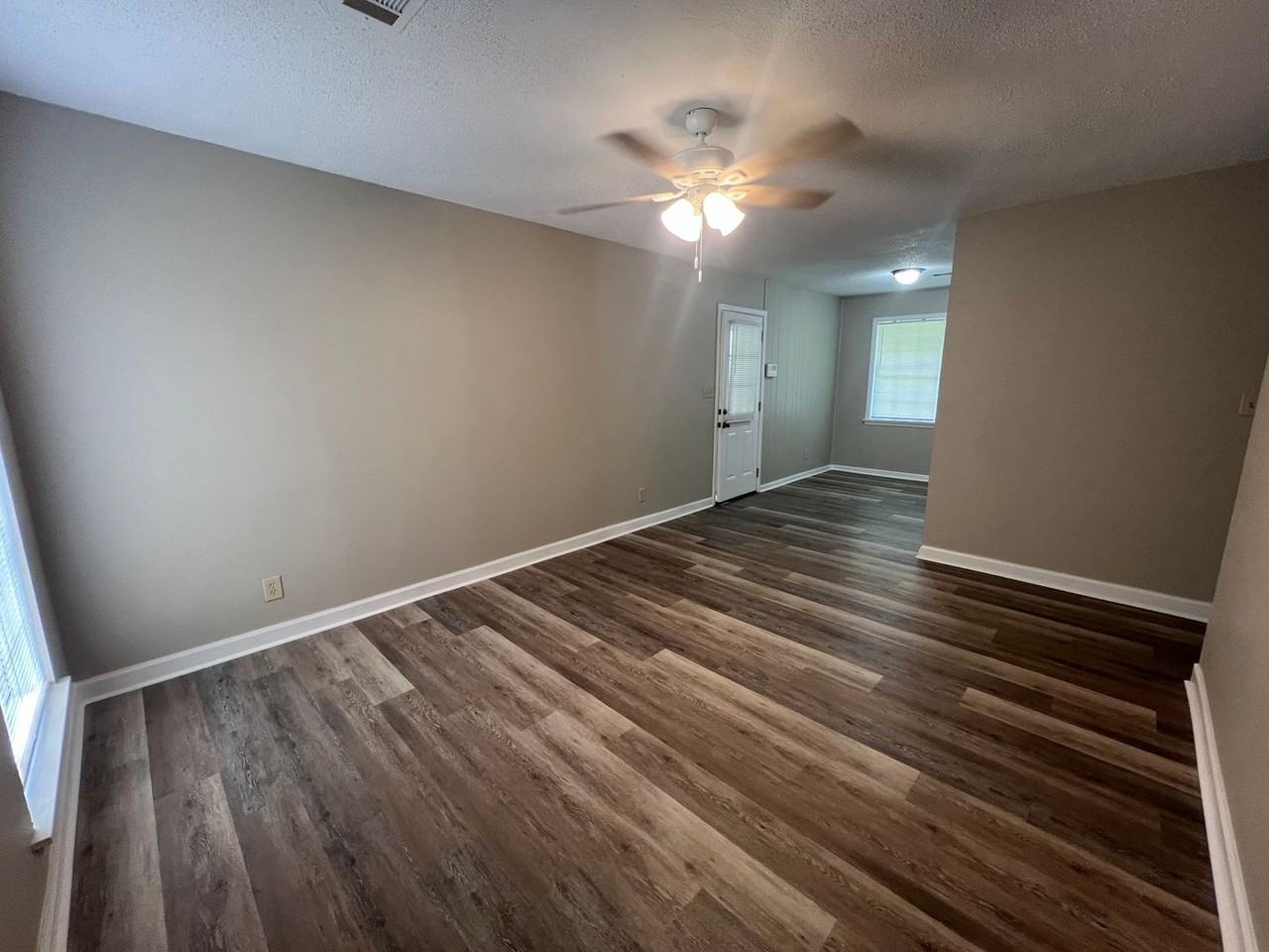 119 22nd Ave Ne - Photo 2 of 18