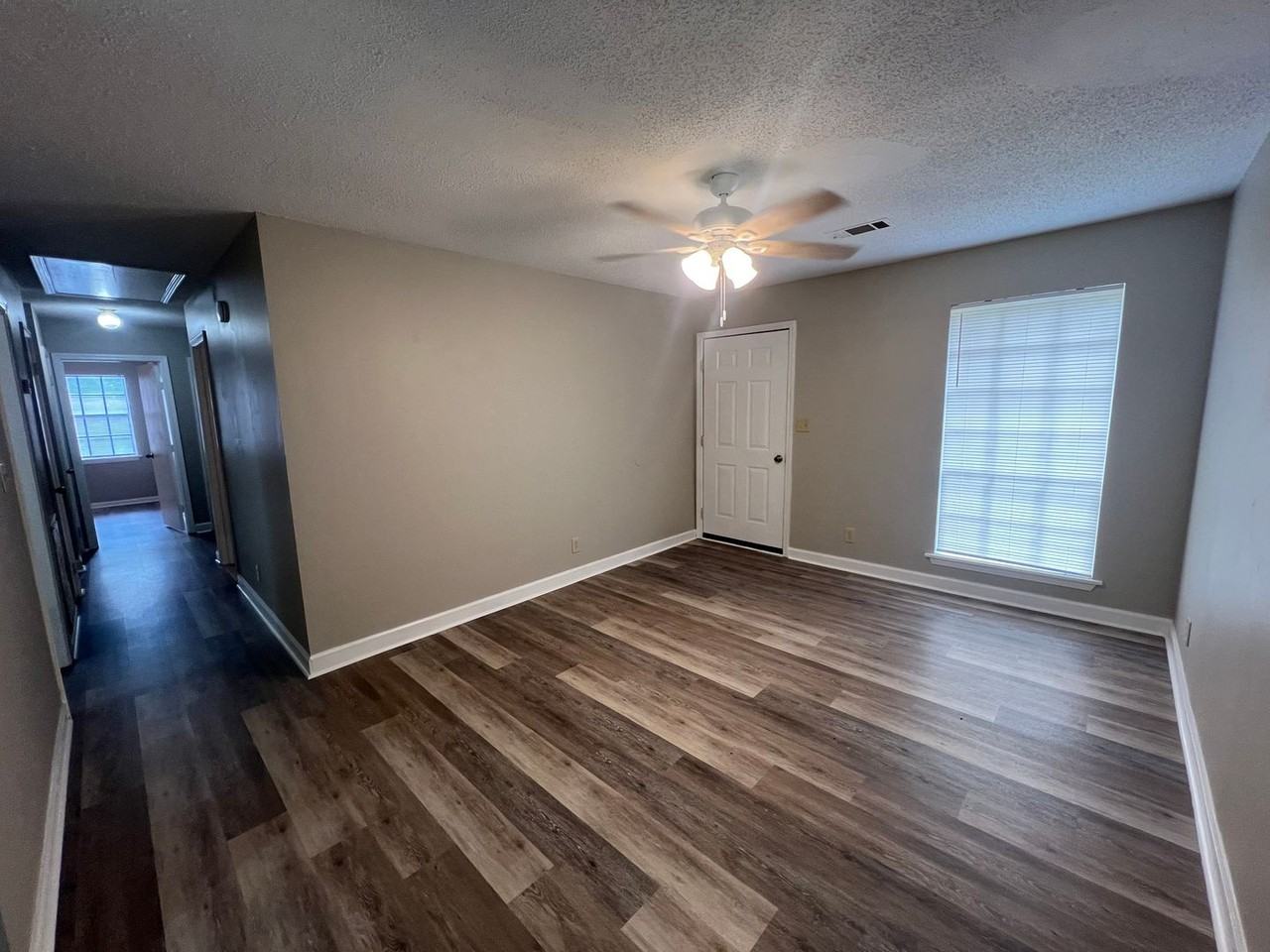 119 22nd Ave Ne - Photo 3 of 18