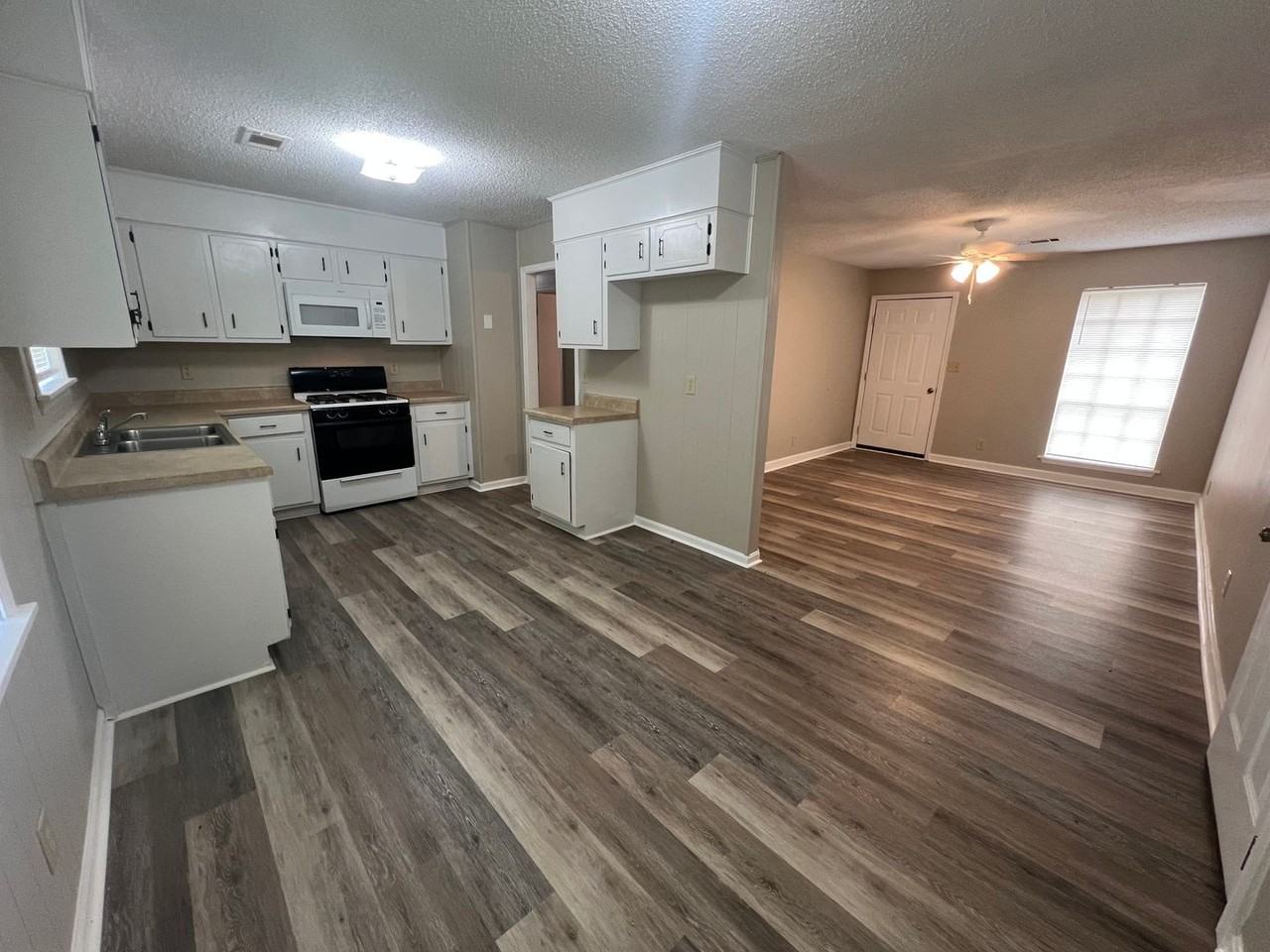 119 22nd Ave Ne - Photo 5 of 18