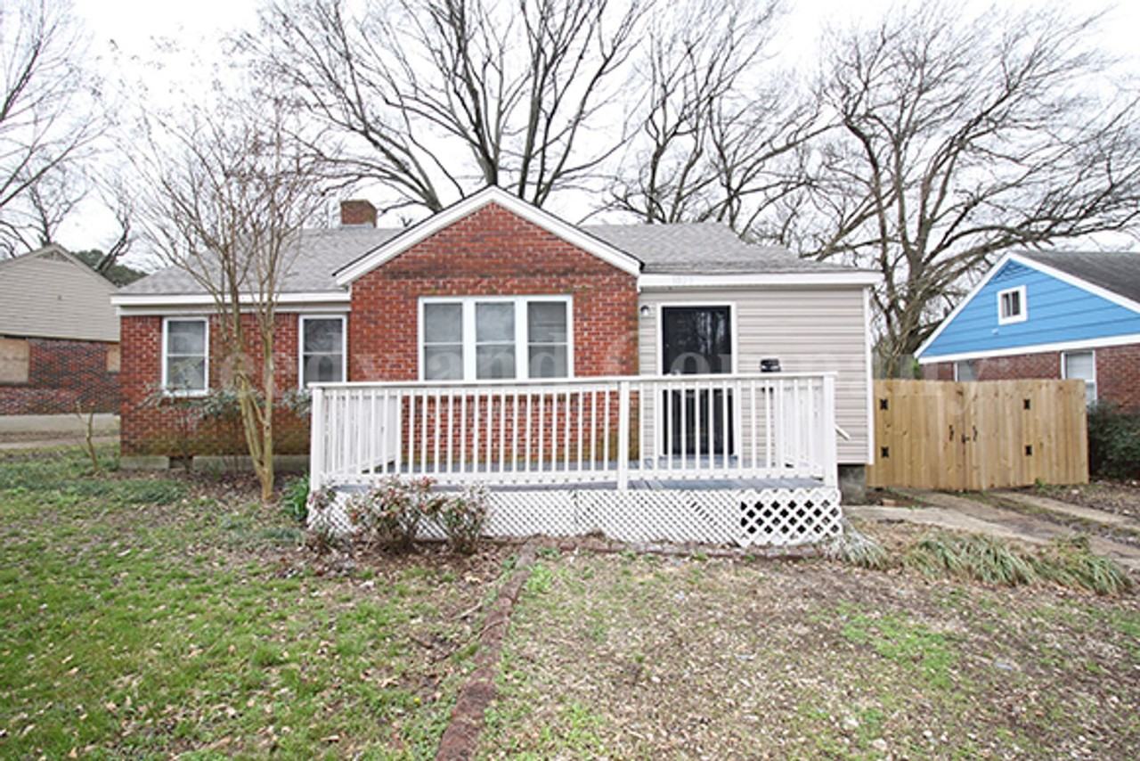 1023 Waring Rd - Photo 2 of 22