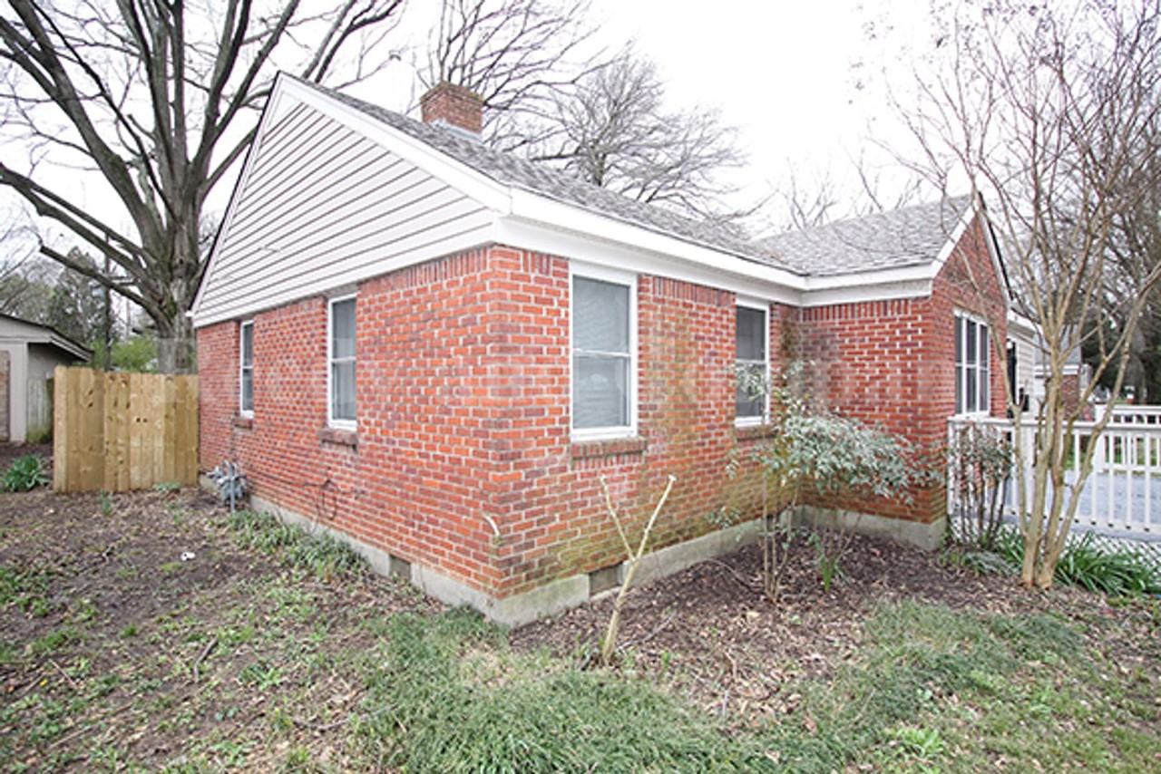 1023 Waring Rd - Photo 3 of 22