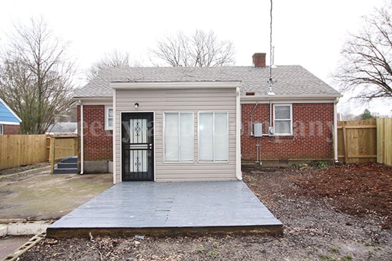 1023 Waring Rd - Photo 5 of 22