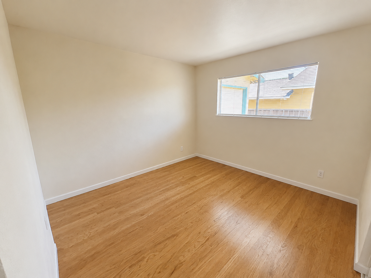 1644 Pinewood Way - Photo 4 of 11