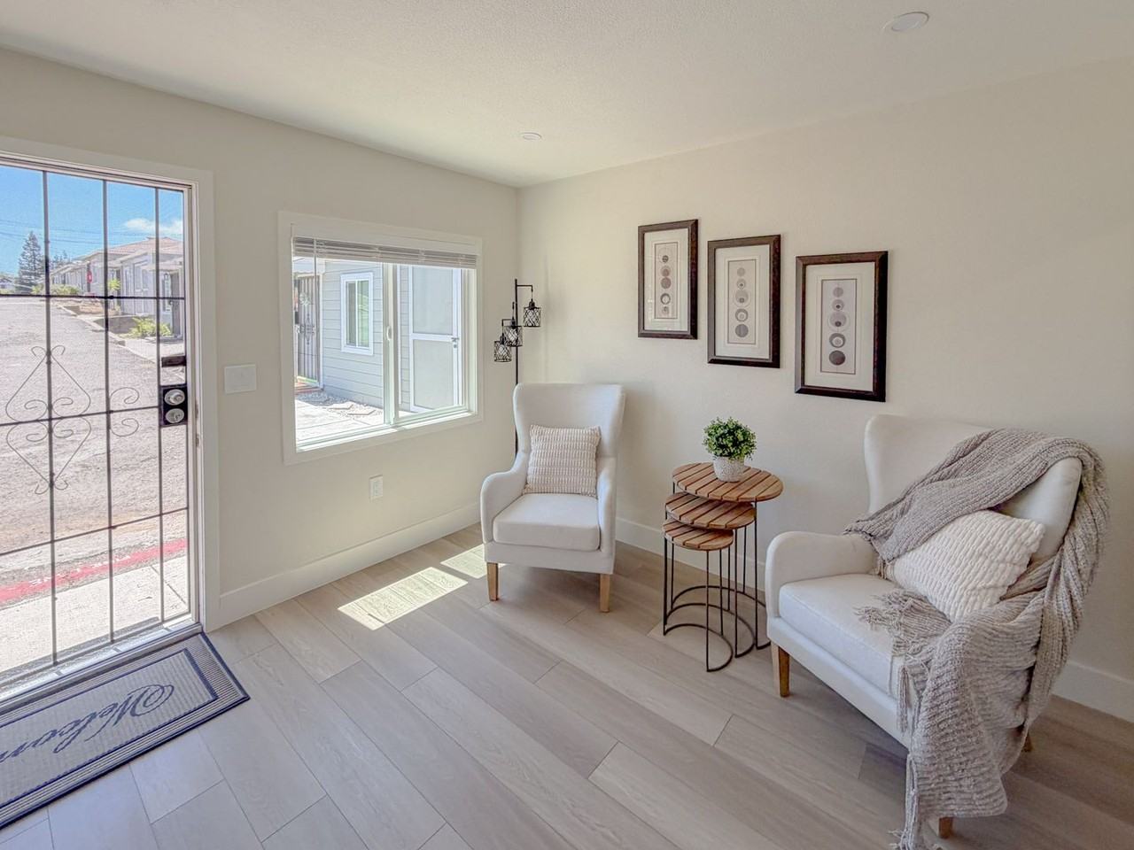4918 Jensen Rd - Photo 2 of 12