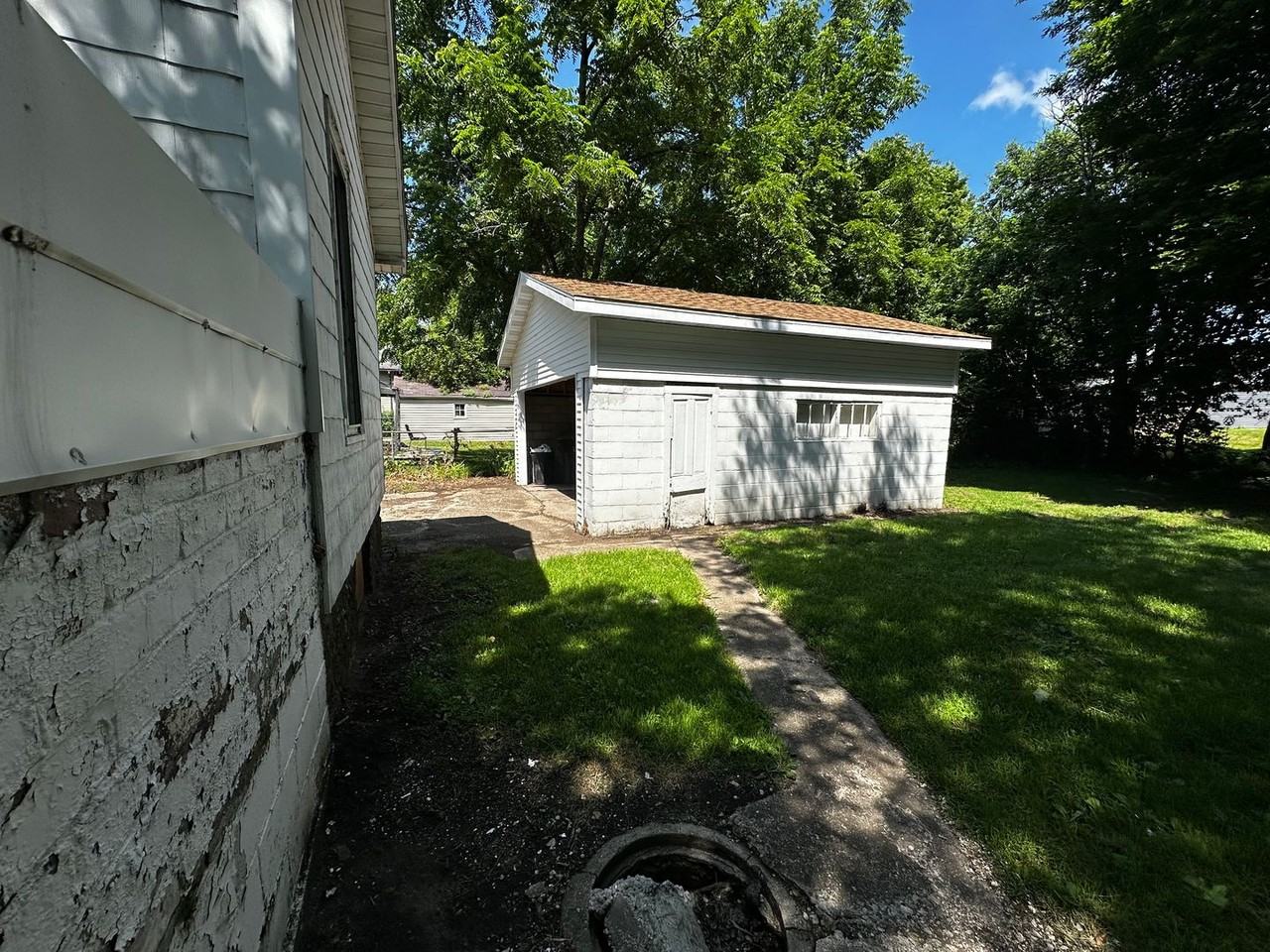 723 Shirland Ave - Photo 3 of 22