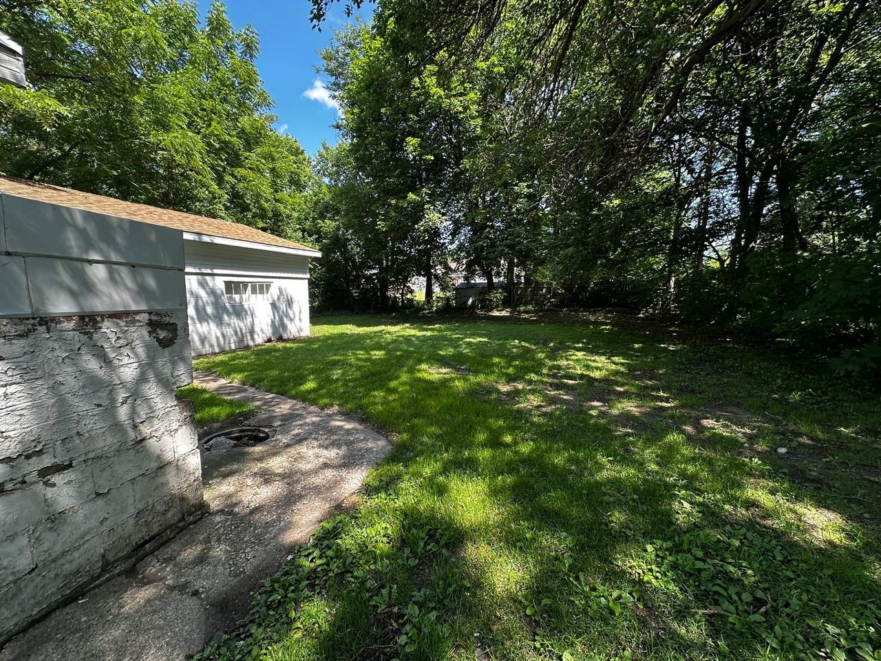 723 Shirland Ave - Photo 4 of 22
