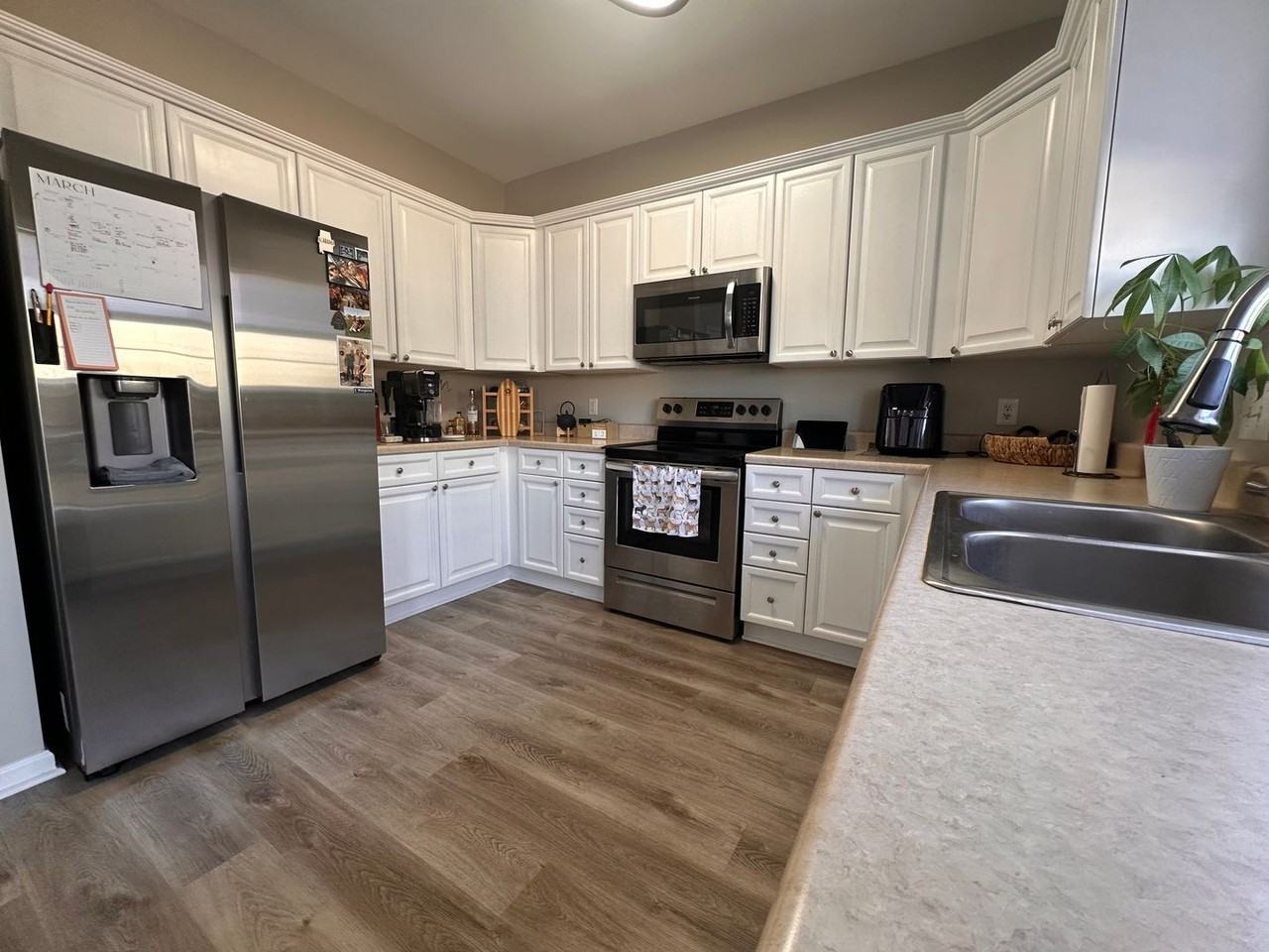 1031 Alden Glen Dr - Photo 3 of 16