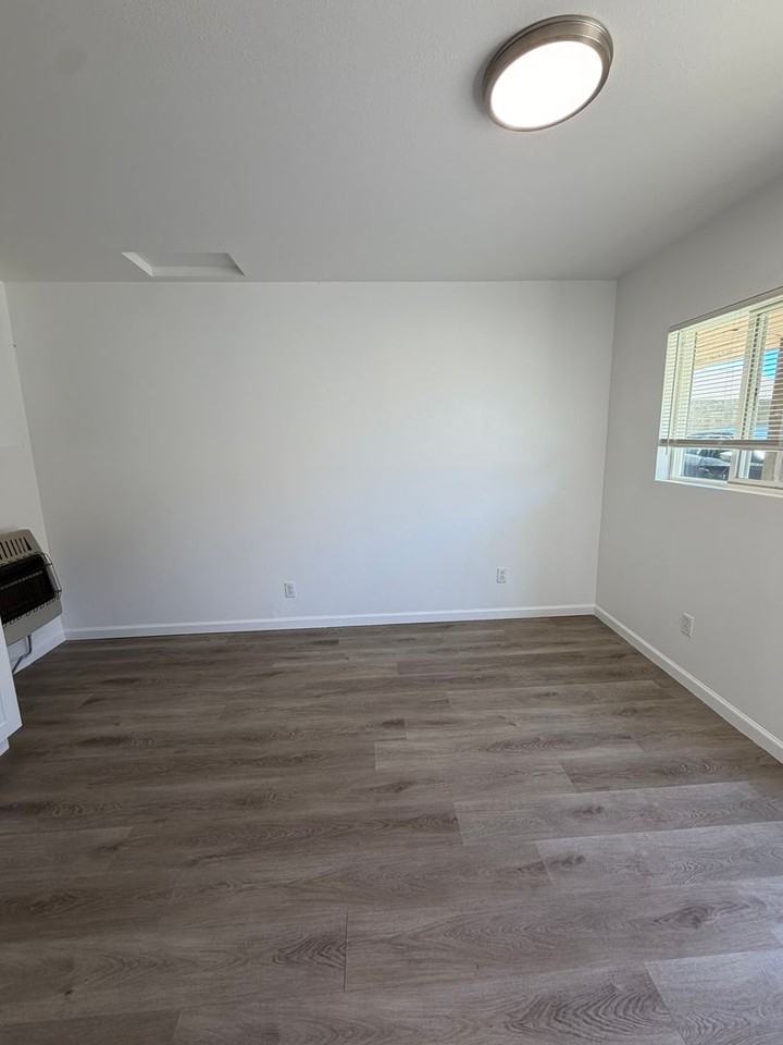 127 Mortimer St #3 - Photo 5 of 8