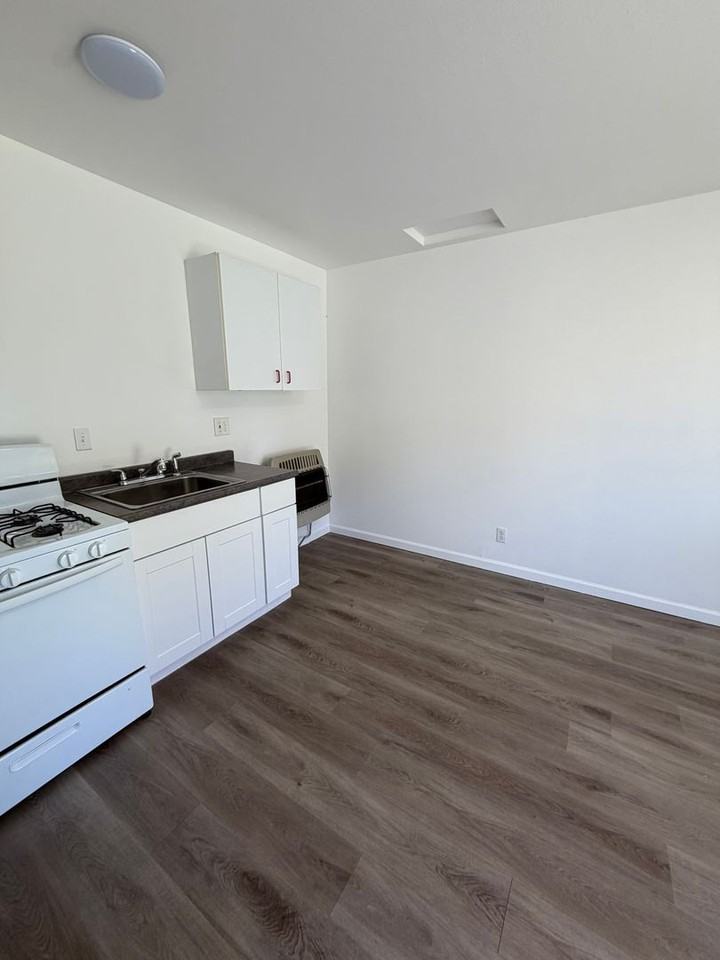 127 Mortimer St #3 - Photo 6 of 8